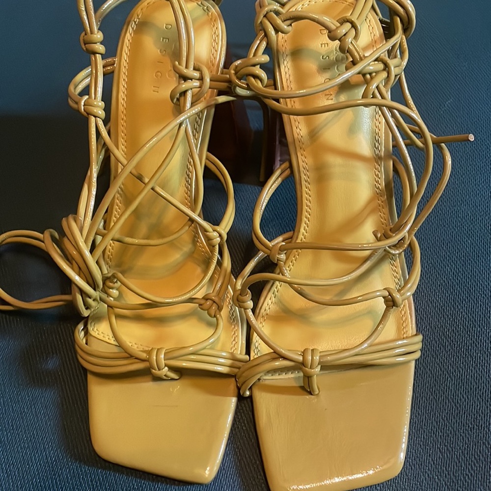 ASOS Design green patent faux leather lace up gladiator block heel sandals sz 8
